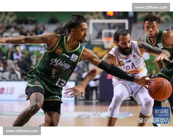 CBA赛场比分激战不断多队争锋展现篮球魅力与竞技风采